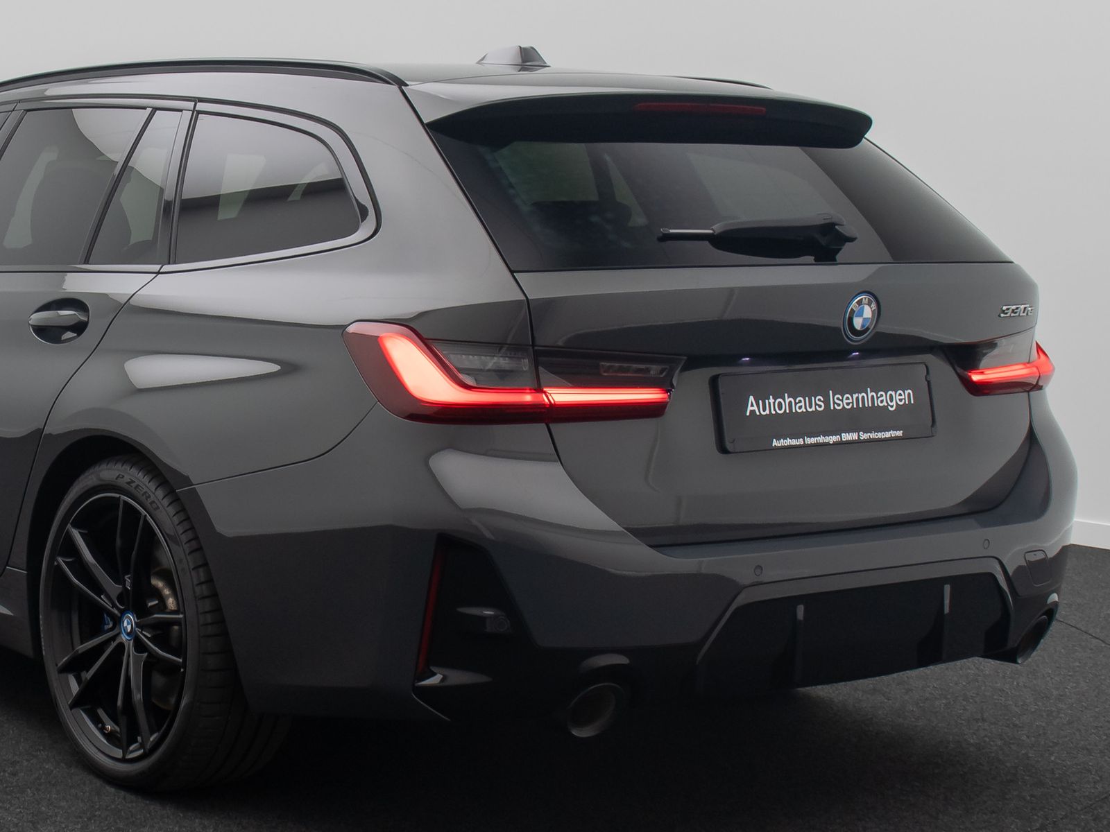 Fahrzeugabbildung BMW 330e M Sport DAB FernlichtAs HiFi Cockpit+19Zoll