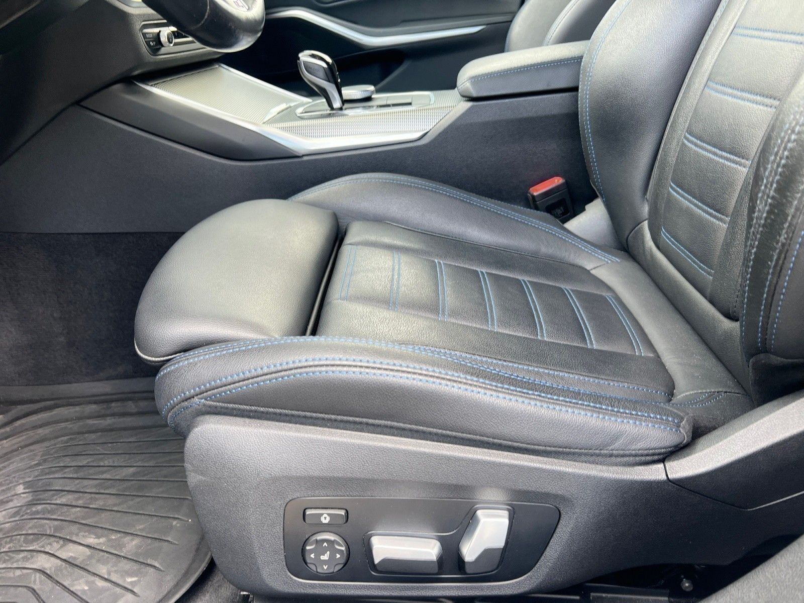 BMW 330d xDrive Touring M Sport Auto. Aktive Geschw. foto 21