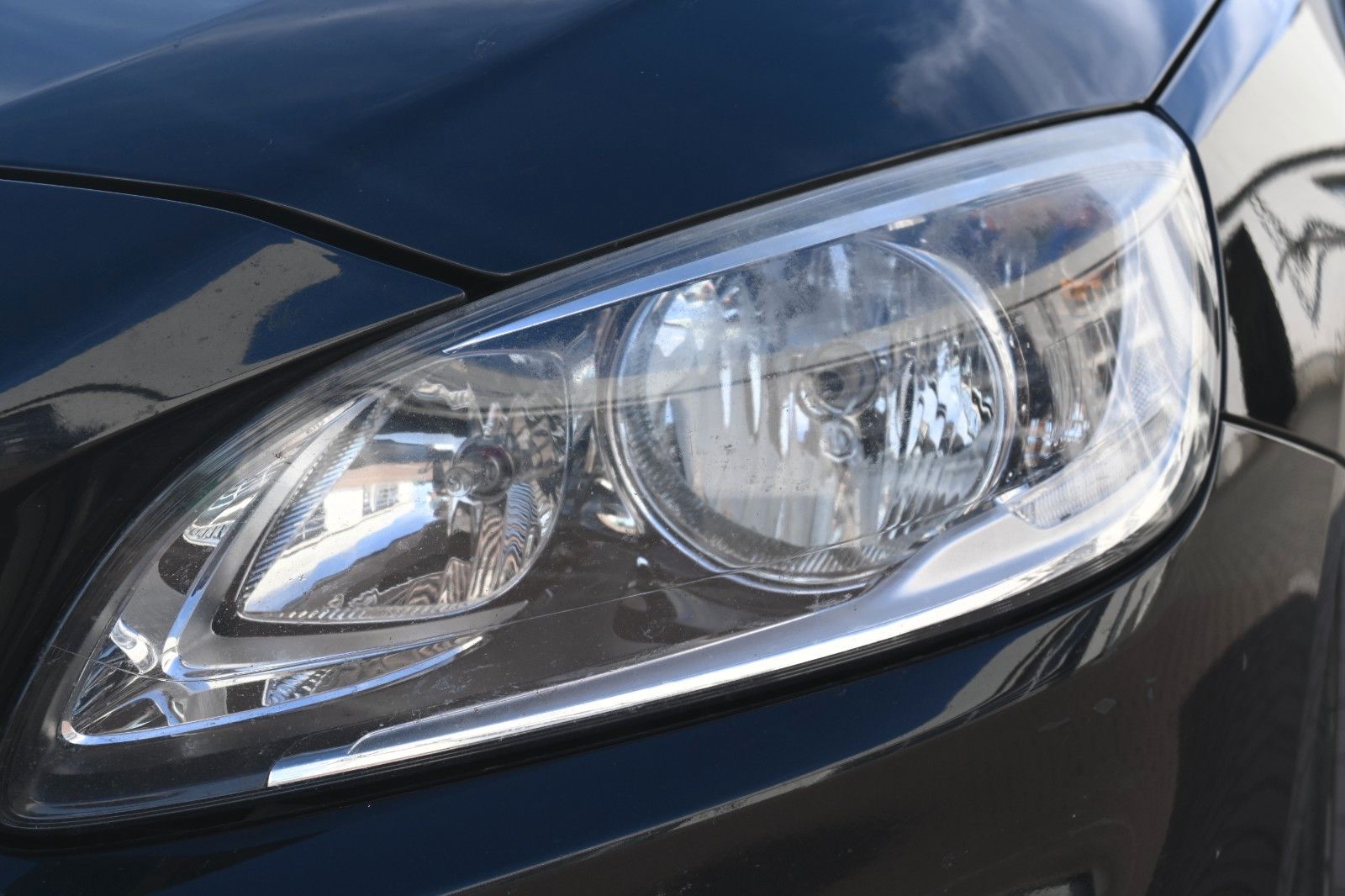 Fahrzeugabbildung Volvo V60 Kombi D6 Summum AWD*NAV*LED*TEMPO*