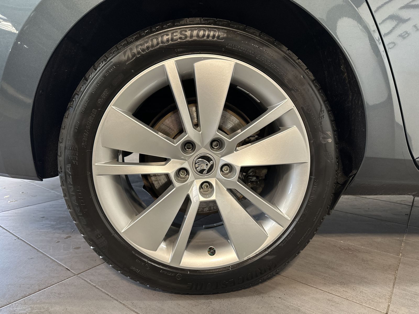 Fahrzeugabbildung SKODA Superb Combi 2.0 TDI DSG 4x4 NAV+LED+VCOCK+PANO