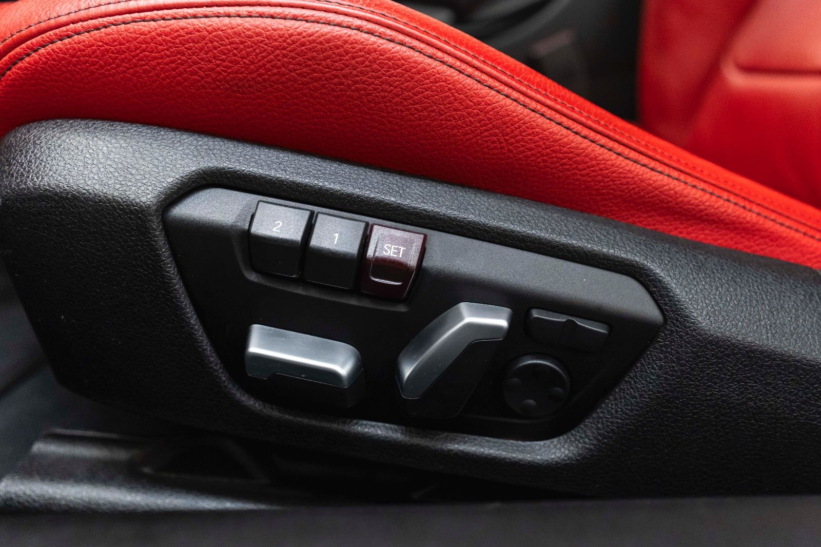 Fahrzeugabbildung BMW 440i Coupé M-PERFORMANCE  HARMAN NAV KAM