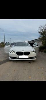 BMW F10 523i - BMW 523: 523i F10