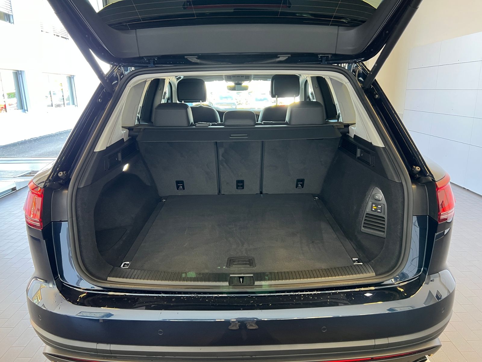 Fahrzeugabbildung Volkswagen Touareg 3.0 TDI 4MOTION *AHK, Luft, ACC, 19''-LM