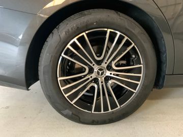 Mercedes E 220 - 8