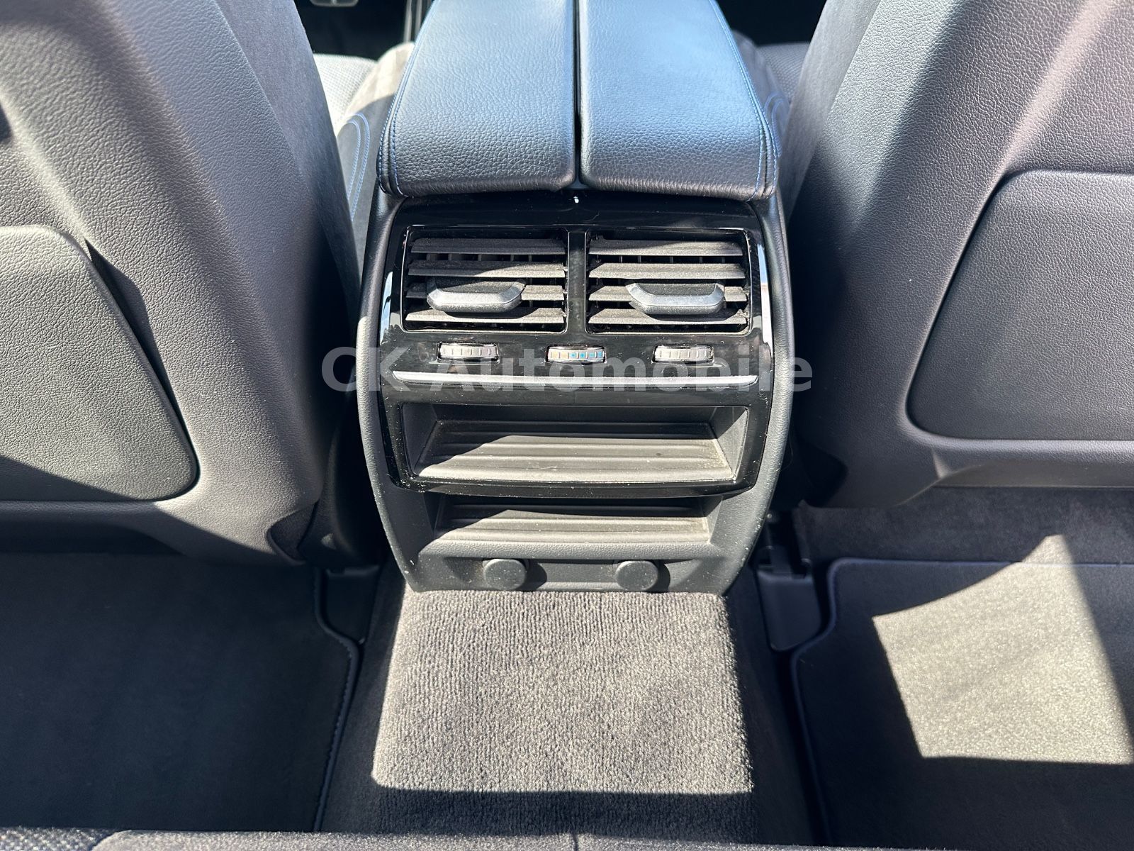 Fahrzeugabbildung BMW 520d xDrive Lim. M-Sport/Navi/Head-Up/LED