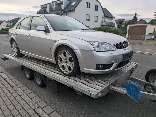 Ford Mondeo st 220 .......Motor läuft