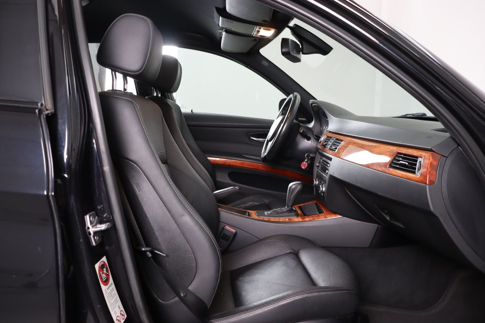 Fahrzeugabbildung BMW 320 i Touring M-Paket * Xenon * Leder * Sitzhzg.