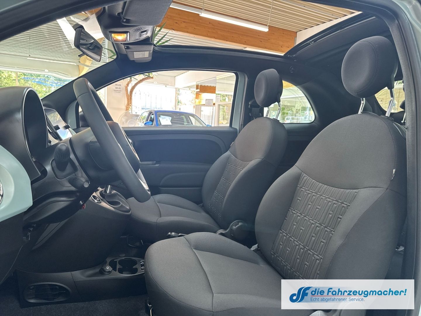 Fahrzeugabbildung Fiat 500 Cabrio Dolcevita 1.0 Mild Hybrid 5tkm Navi A
