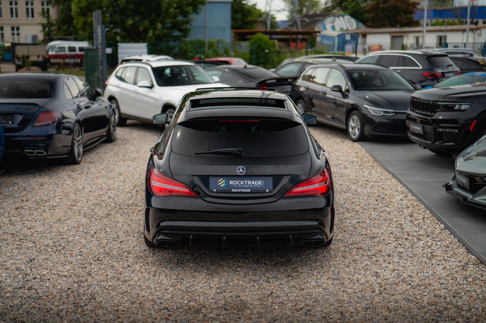 Fahrzeugabbildung Mercedes-Benz CLA 45 AMG 4Matic Performance Night *Pano*LED*