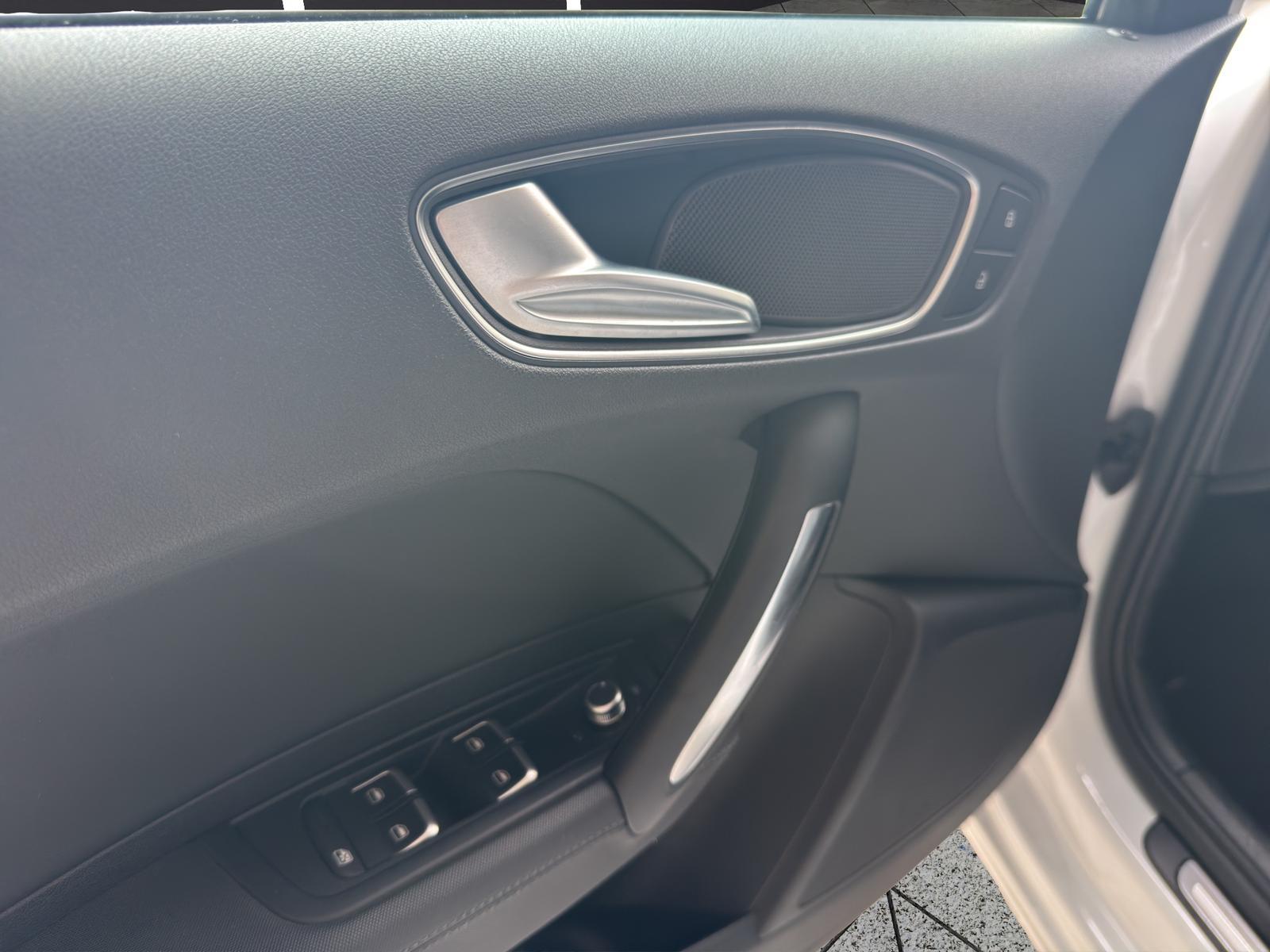 Audi A1 SPORTBACK S LINE PANO XENON NAVI LED LEDER