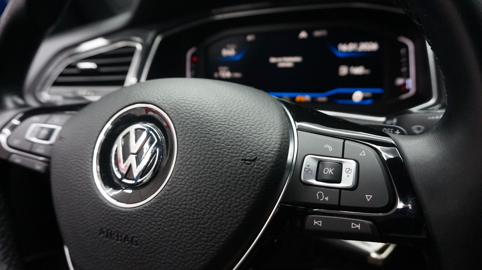 Fahrzeugabbildung Volkswagen T-Roc Sport 4Motion *Autom.*Navi*Kamera*