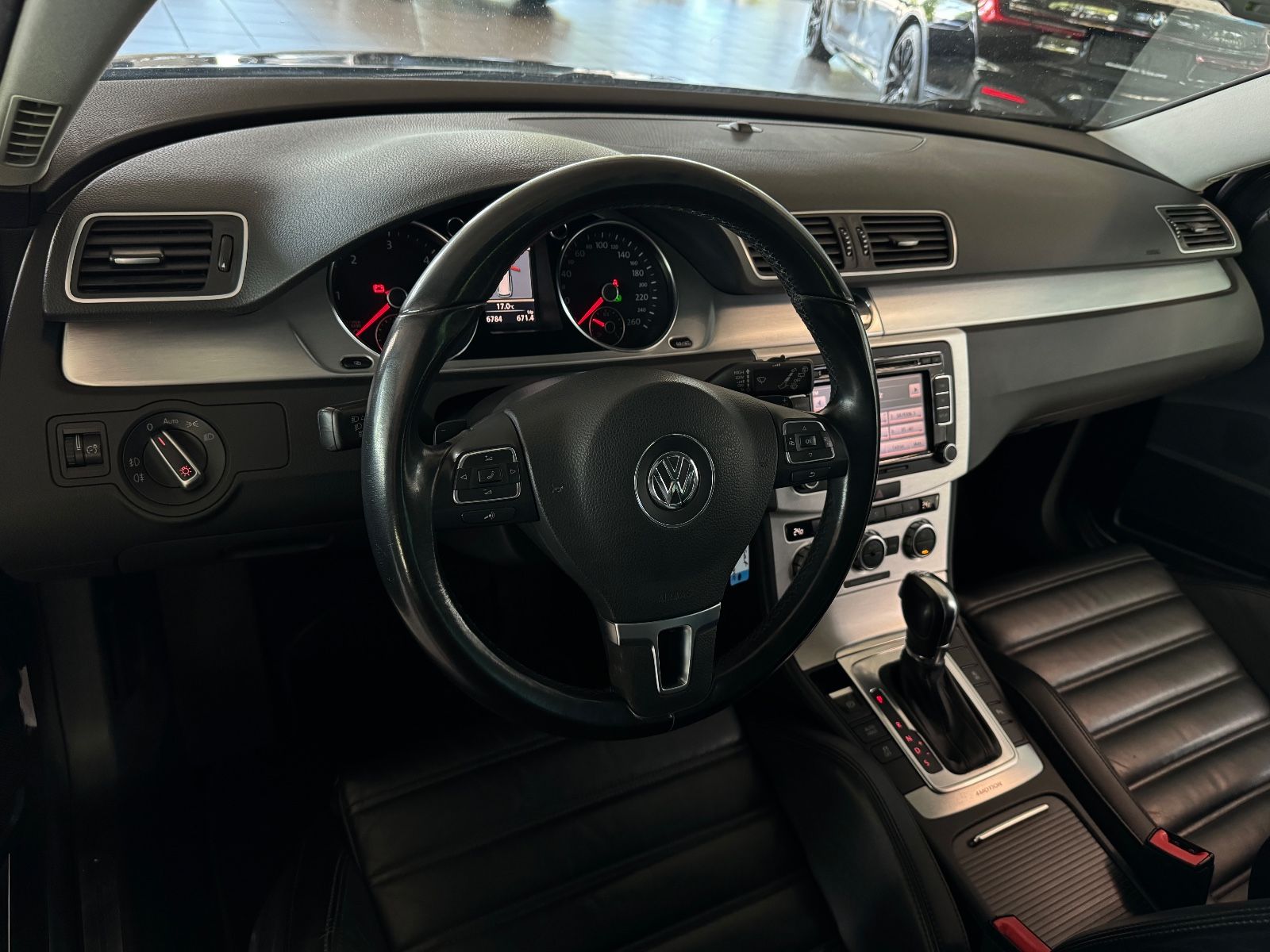 Fahrzeugabbildung Volkswagen Passat Variant Highline BMT 4Motion AHK Bi-Xenon