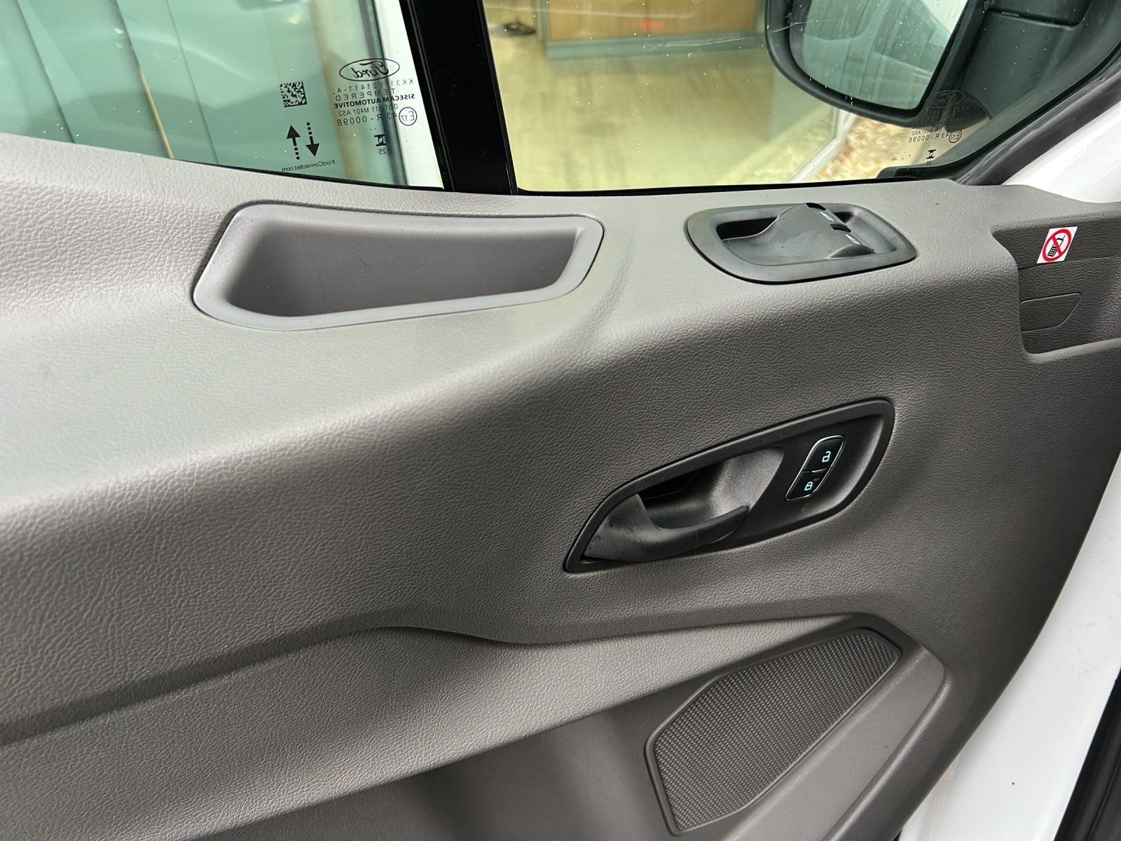 Fahrzeugabbildung Ford Transit Kombi 350L3 Trend 6 Sitze GJR Techno Pak