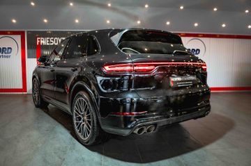 Porsche Cayenne - 10