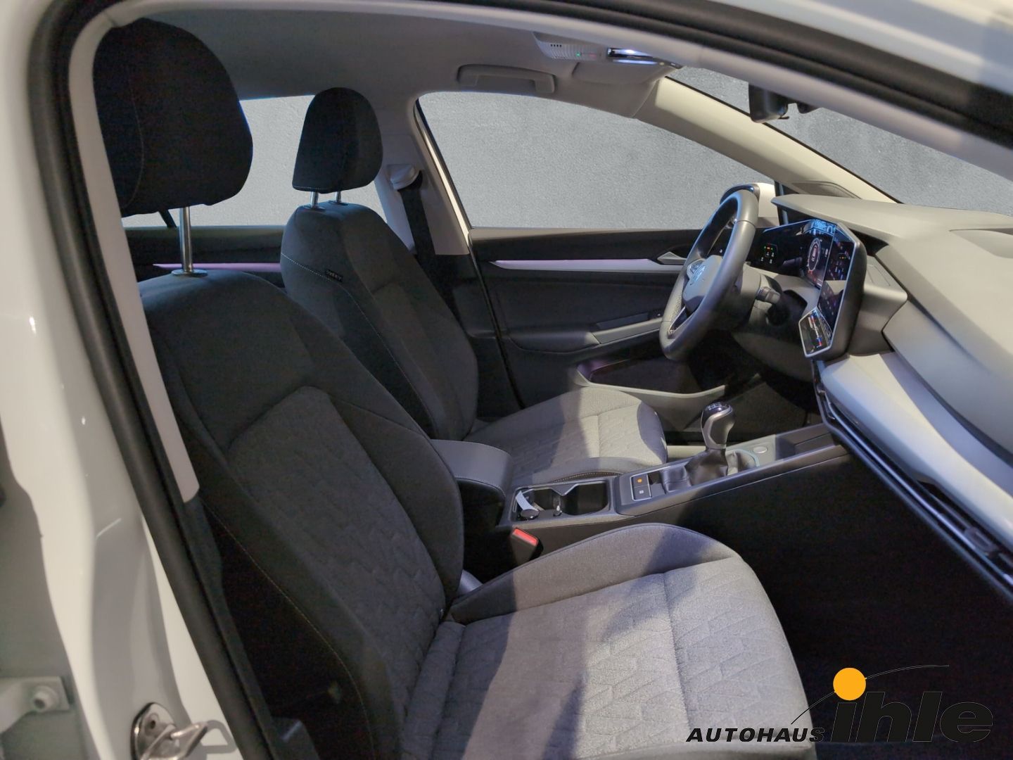 Volkswagen Golf VIII Life 1,5 TSI Gar.10.2029 ACC AMBIENTEB foto 4