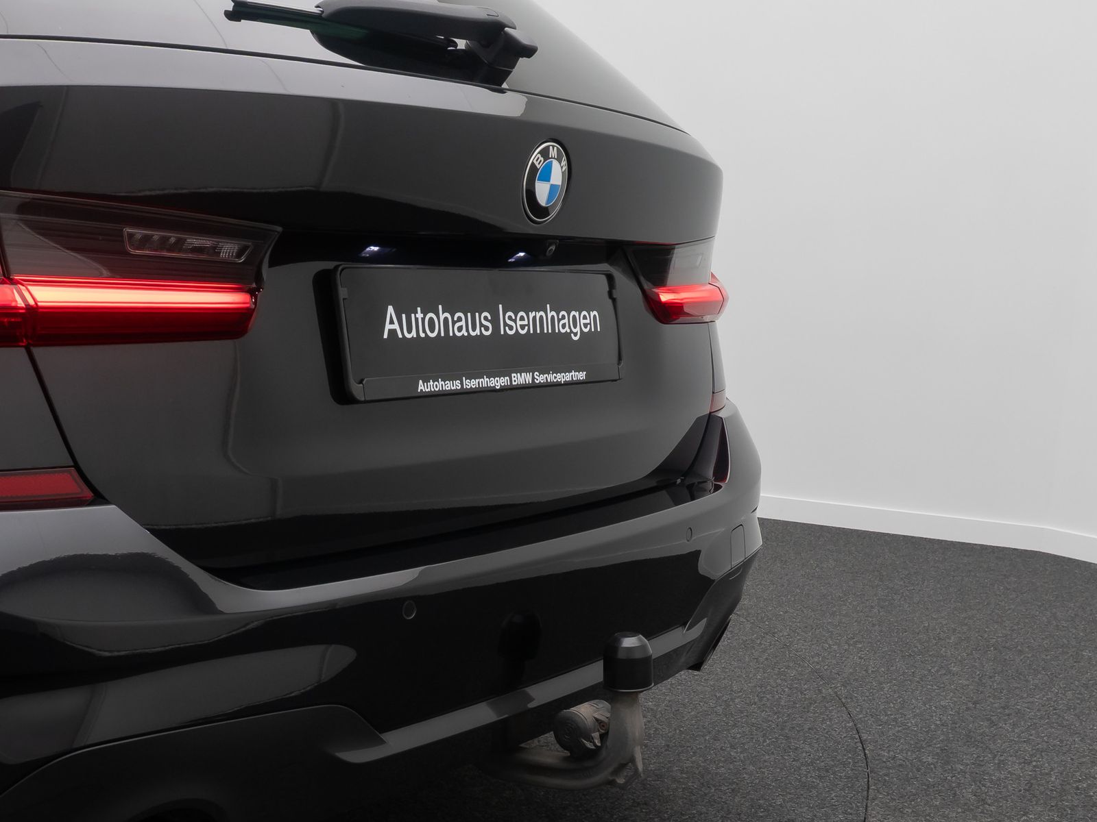 Fahrzeugabbildung BMW 320d xD M Sport Panorama Laser DAB AHK Alarm 19"
