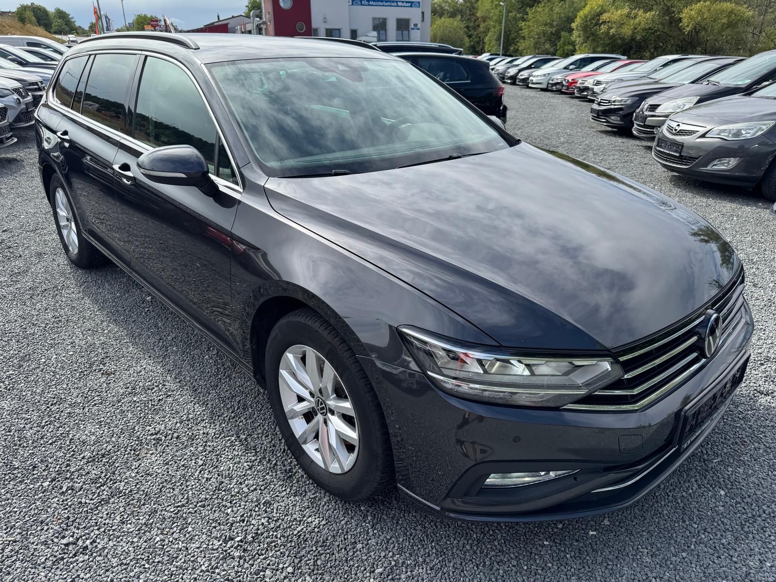 Volkswagen Passat Variant - 1