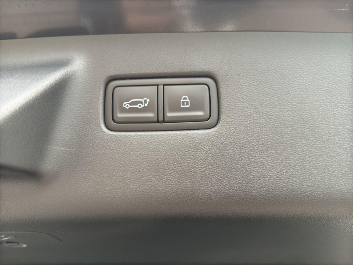 SANTA FE Hybrid 2WD Signature Digital Key LED