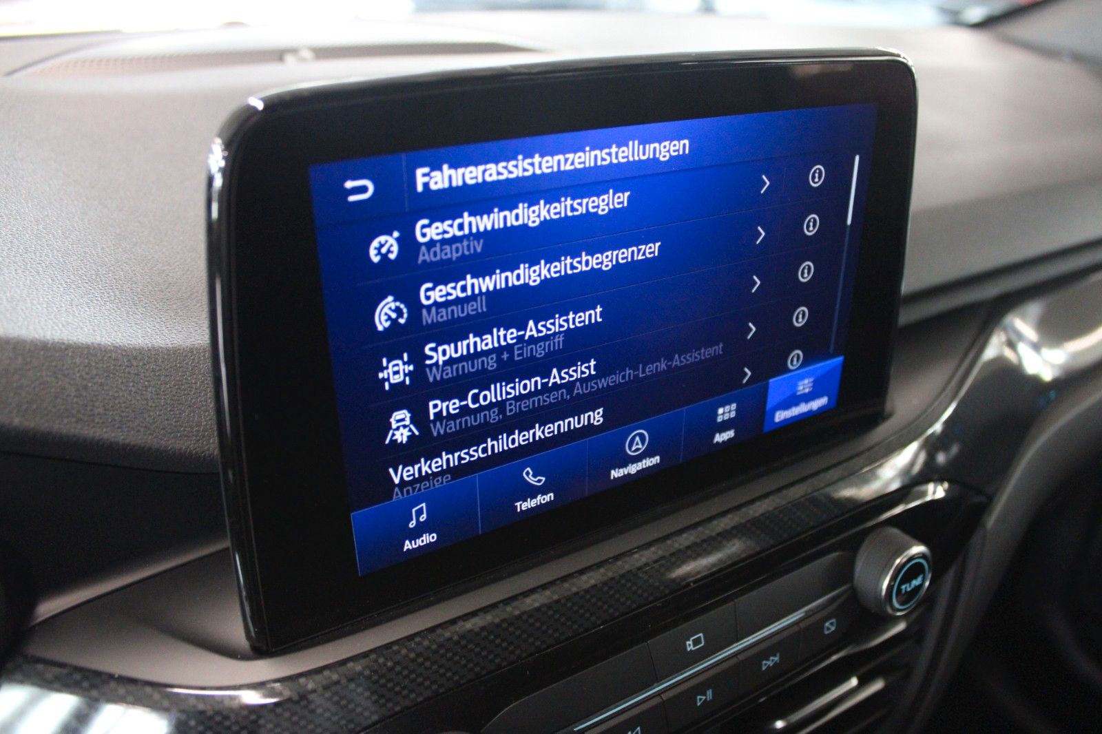 Fahrzeugabbildung Ford Kuga ST-Line X LED B&O HUD ACC WinterPaket Panod