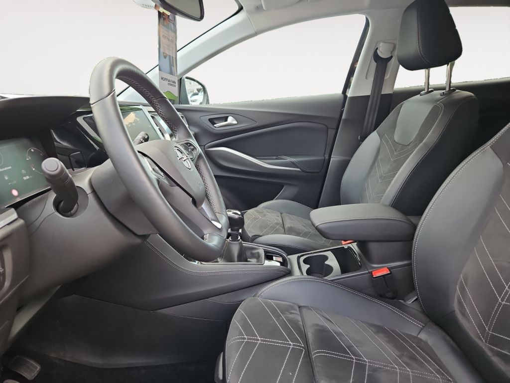 Fahrzeugabbildung Opel Grandland 1.2 GS Navi LED Matrix Park&Go WKR Alu