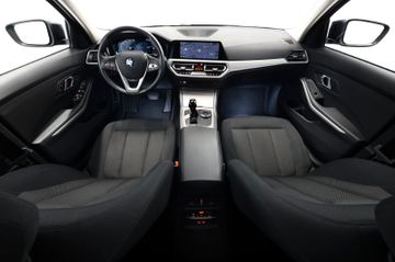 BMW 320d xDrive Touring DriveAssist RFK AHK 1.Hand