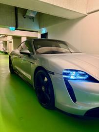 2020 Porsche TAYCAN 照片 3
