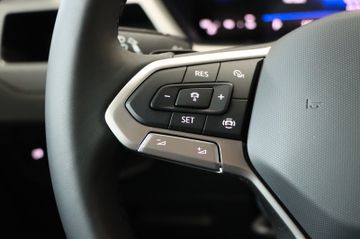 Volkswagen Touran 2.0 DSG R-Line 7-Sitze AHK Kamera