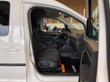 Volkswagen Caddy Maxi Trendline TSI*5-SITZER*XENON*1.HAND*