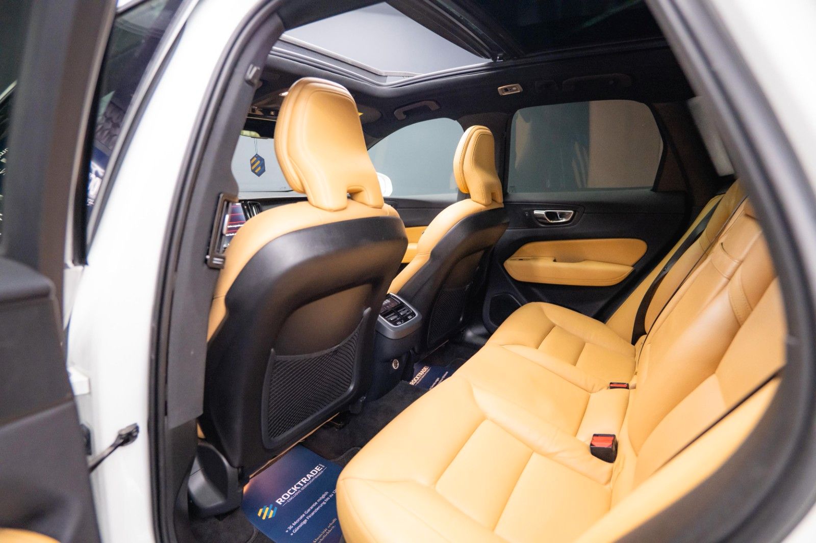 Fahrzeugabbildung Volvo XC60 T5 Inscription AWD | ACC | Pano | H&K | LED
