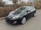 Opel Astra J Sports Tourer Innovation 2.HAND TÜV - Opel Astra aus 2011: Tourer Sport
