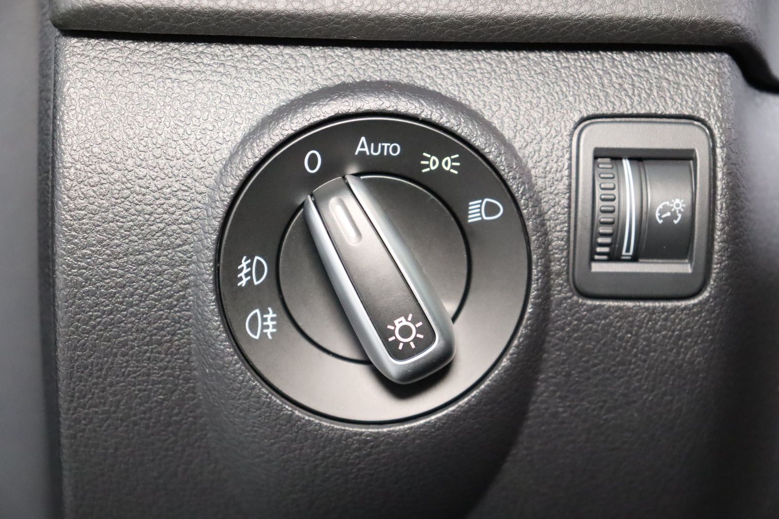 Fahrzeugabbildung Volkswagen Tiguan * Pano * Navi * Xenon * Parkassistent Tra