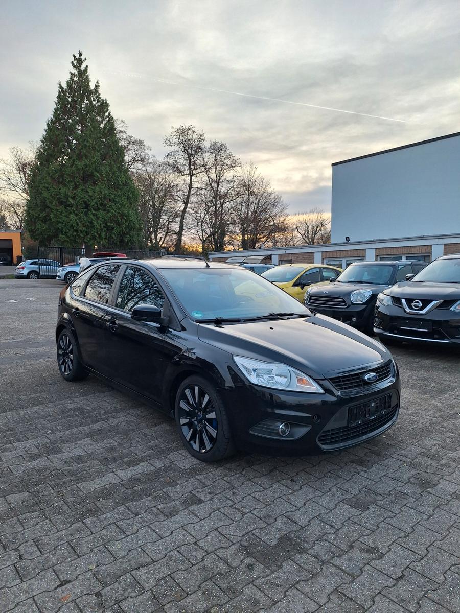 Ford Focus Lim. Black Magic