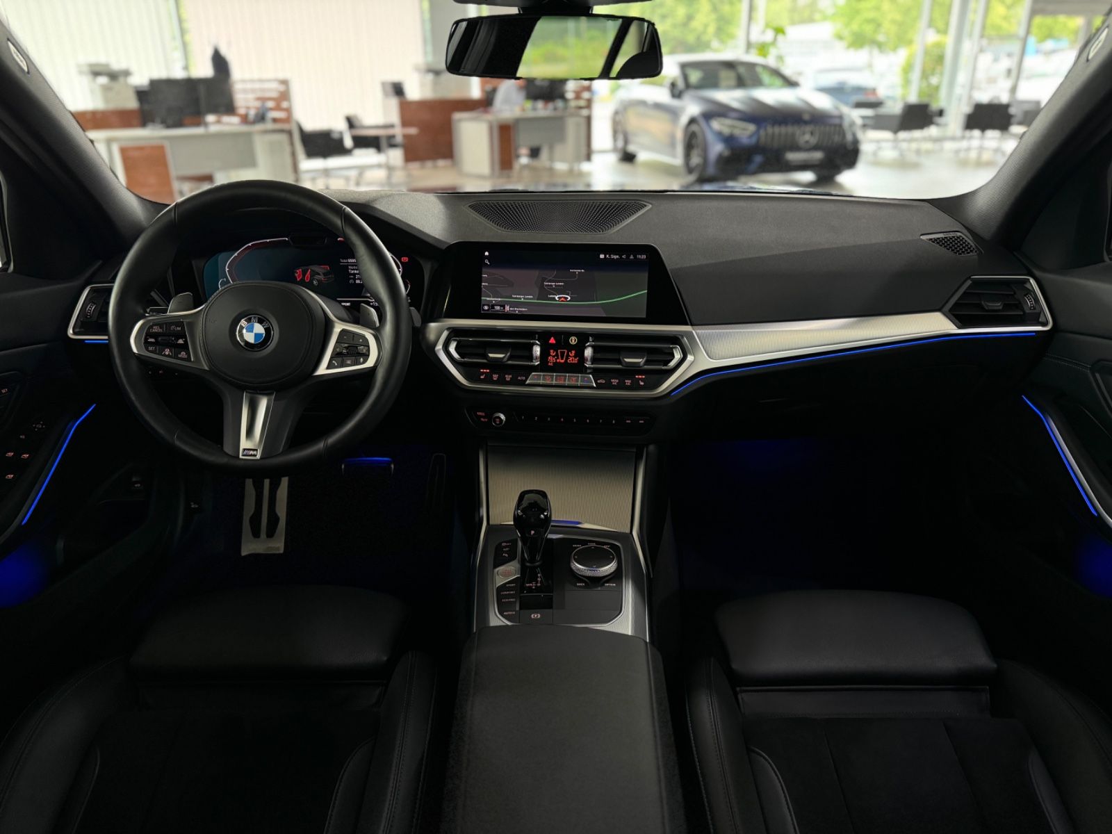 Fahrzeugabbildung BMW 320d xD M Sport ACC Laser HUD Kamera DAB Panoram