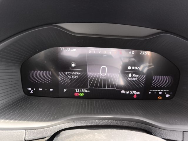 Fahrzeugabbildung SKODA Karoq 1.5 TSI DSG Style 1.HAND AHK NAVI 4xSHZ LE