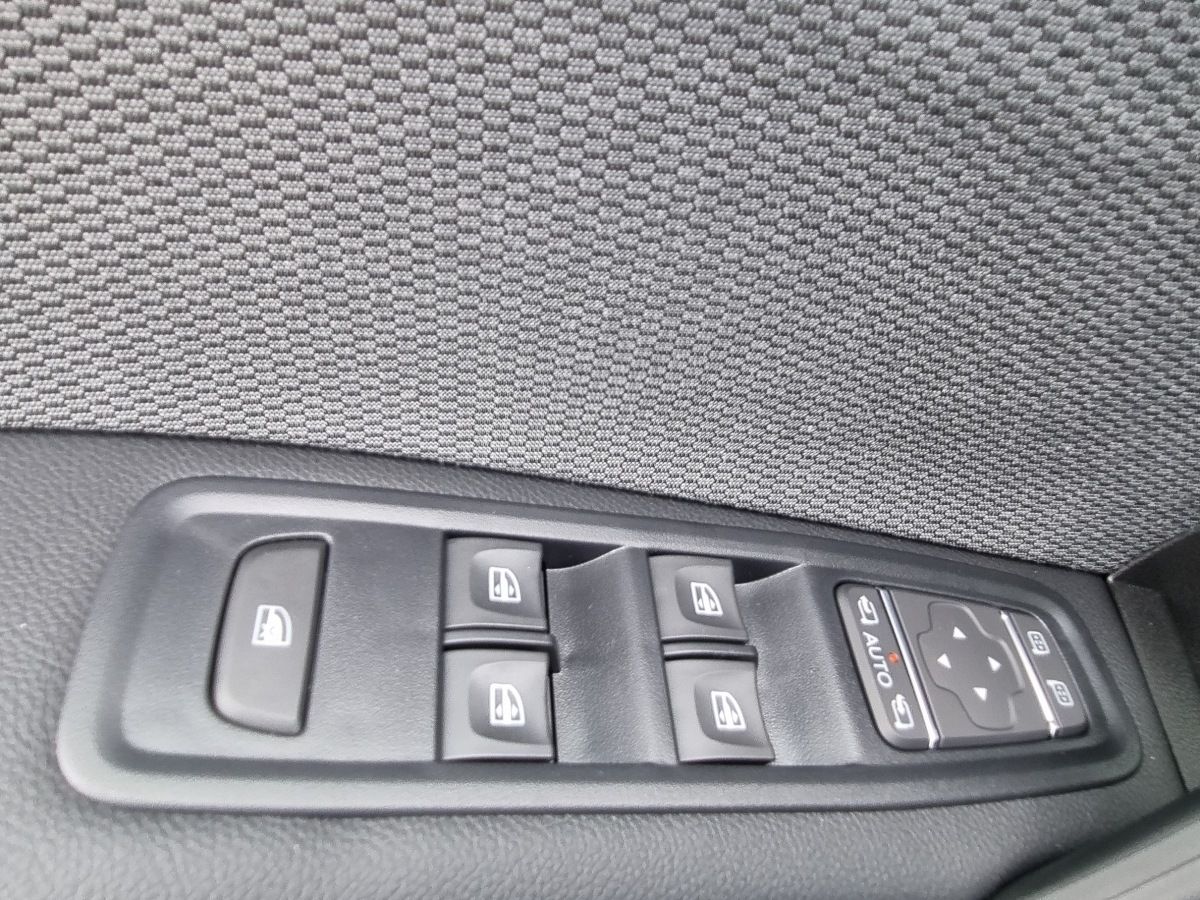 Fahrzeugabbildung Renault Kangoo PKW Grand Techno TCe 130 EDC