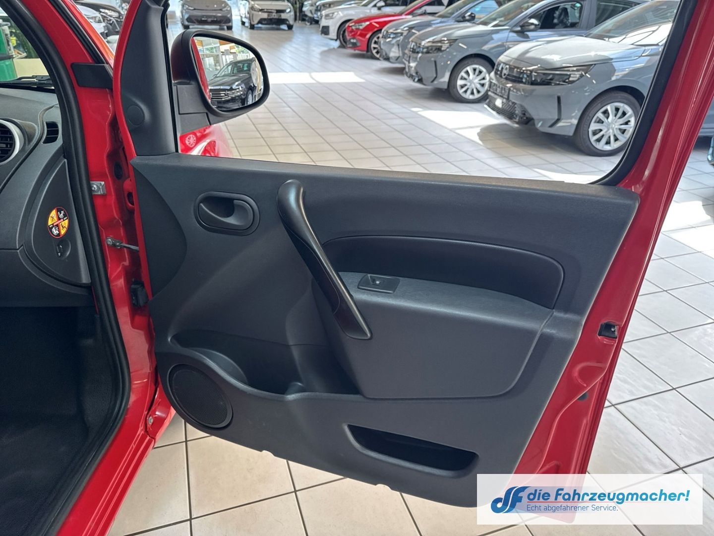 Fahrzeugabbildung Renault Kangoo Rapid Extra Fahrerprofil Tel.-Vorb. PDC B