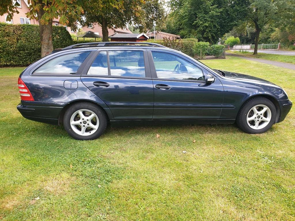Mercedes-Benz C 220