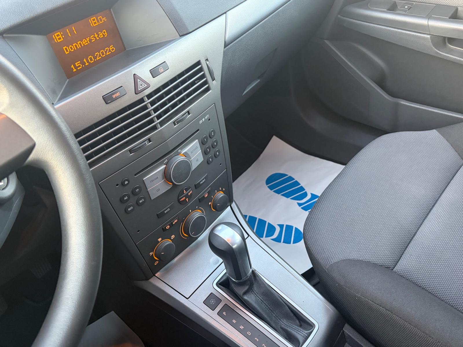 Opel Astra 2004 — photo 13