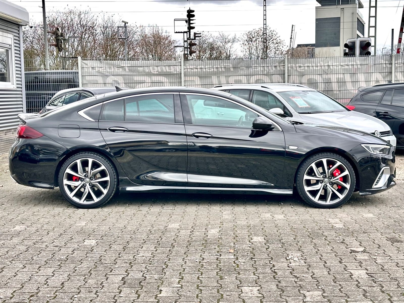 Fahrzeugabbildung Opel INSIGNIA B GRAND SPORT GSI 4x4*MOD.2019*