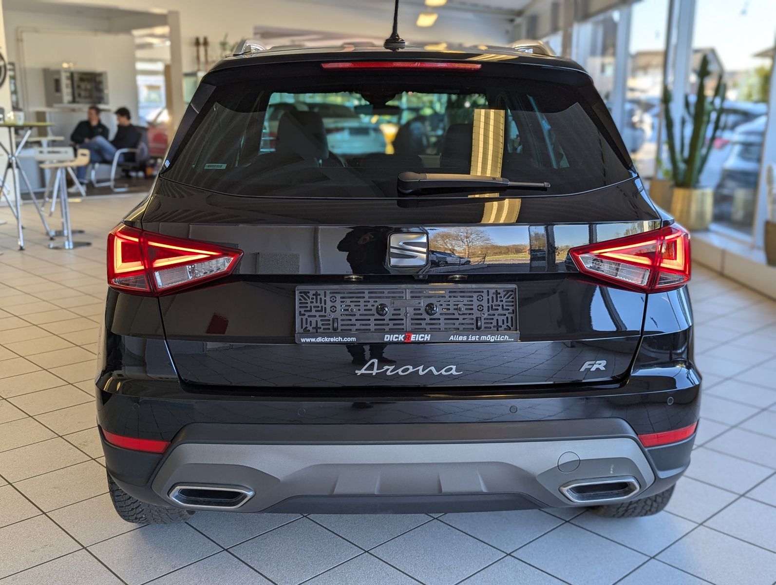 Fahrzeugabbildung SEAT Arona 1.5 TSI DSG FR LED ACC Cam Dinamica AHK 18