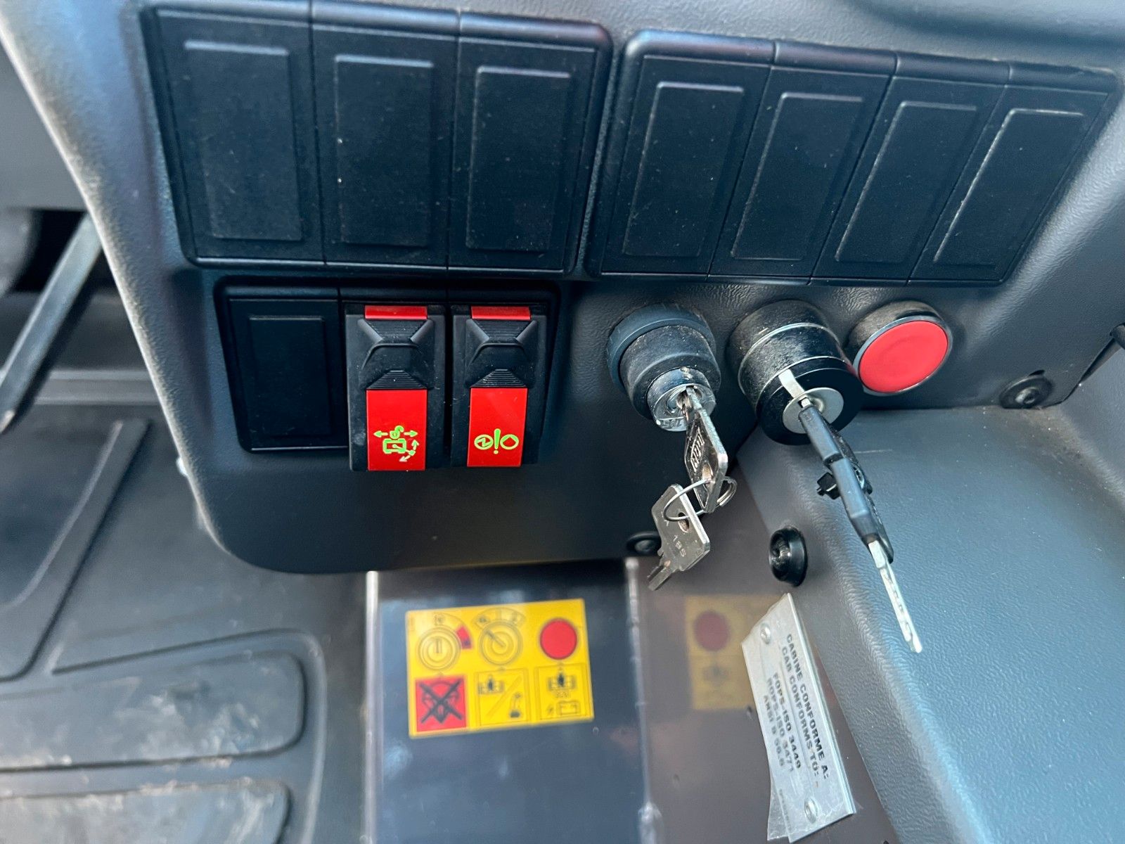 Fahrzeugabbildung Manitou MRT 2550 + / nur 919h! / Funk / Korb / Winde