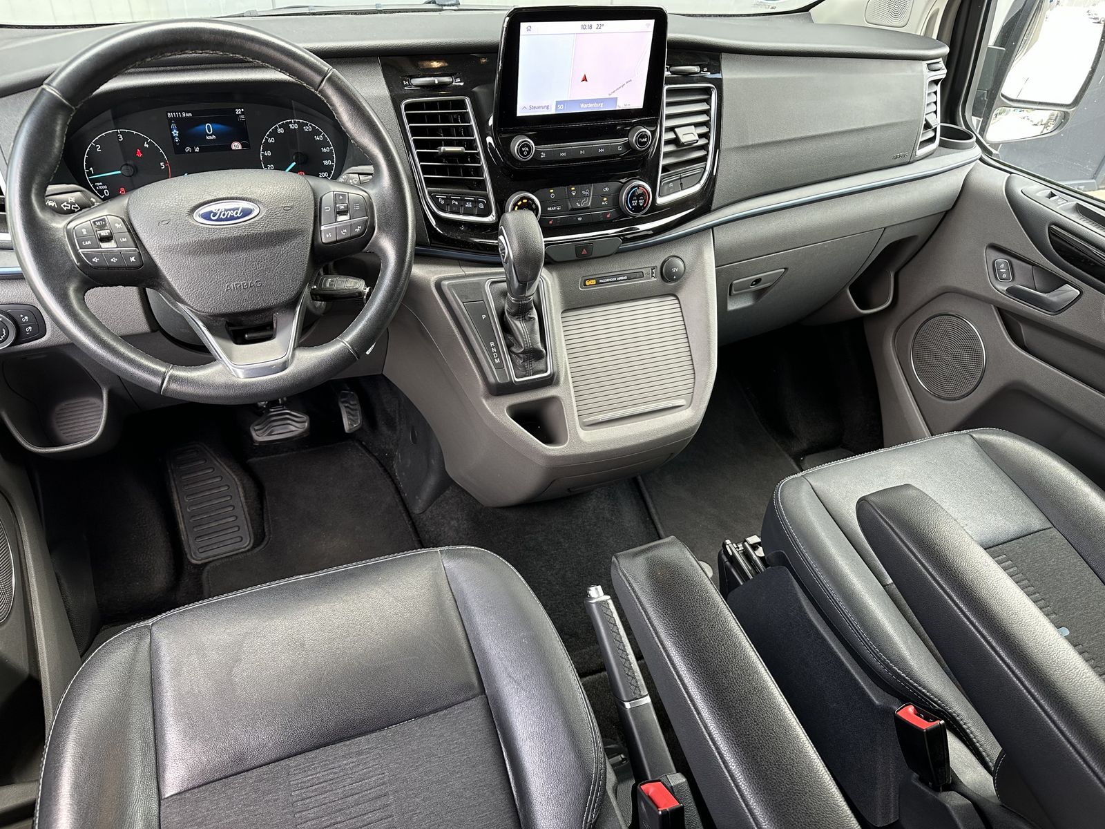 Fahrzeugabbildung Ford Tourneo Custom 320 L2H1 Active NAV+XEN+KAM+AHK
