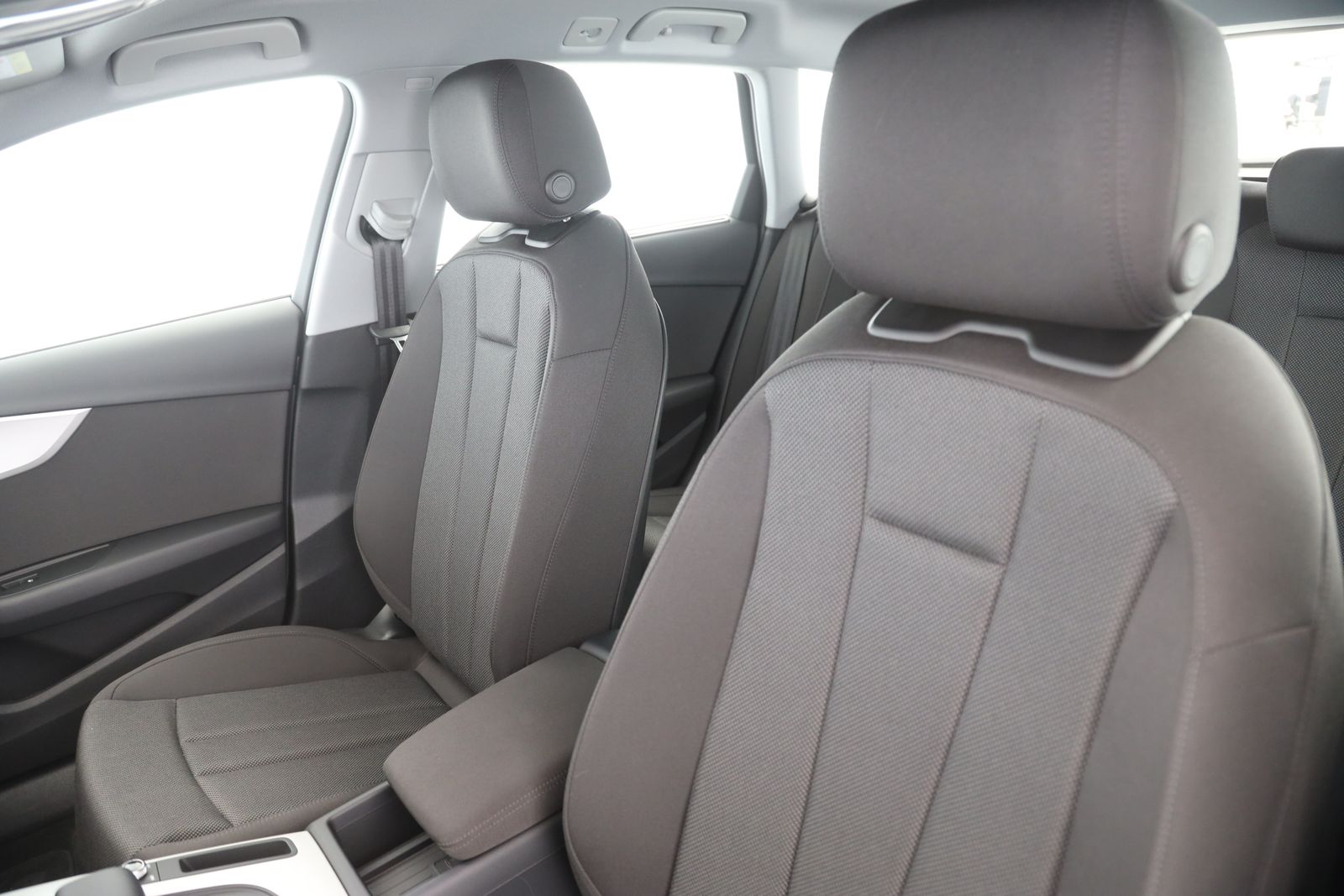 Audi A4 - Bild 12