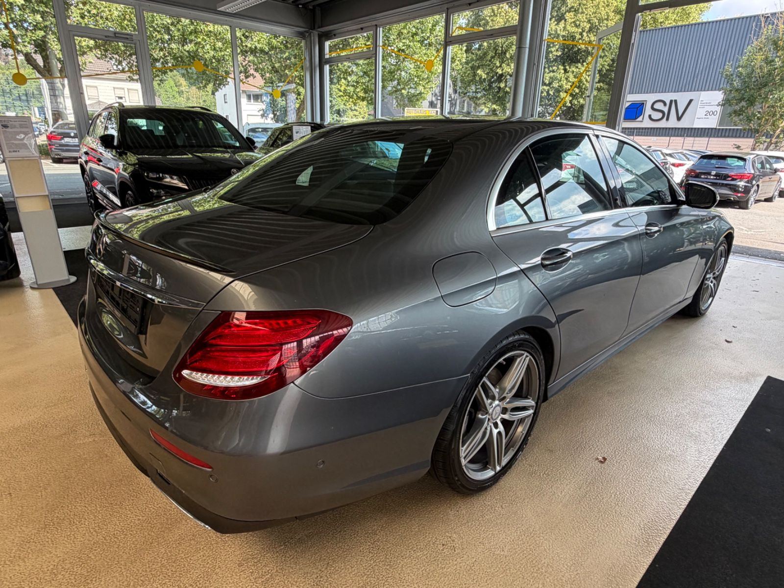 Fahrzeugabbildung Mercedes-Benz E 350 E Limousine*AMG-Line* Digitaltacho