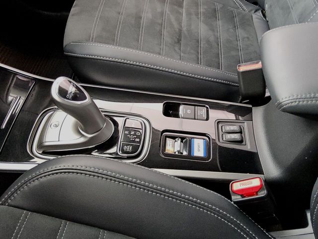 Outlander 2.4 PHEV Plug-in Hybrid Basis Spirit