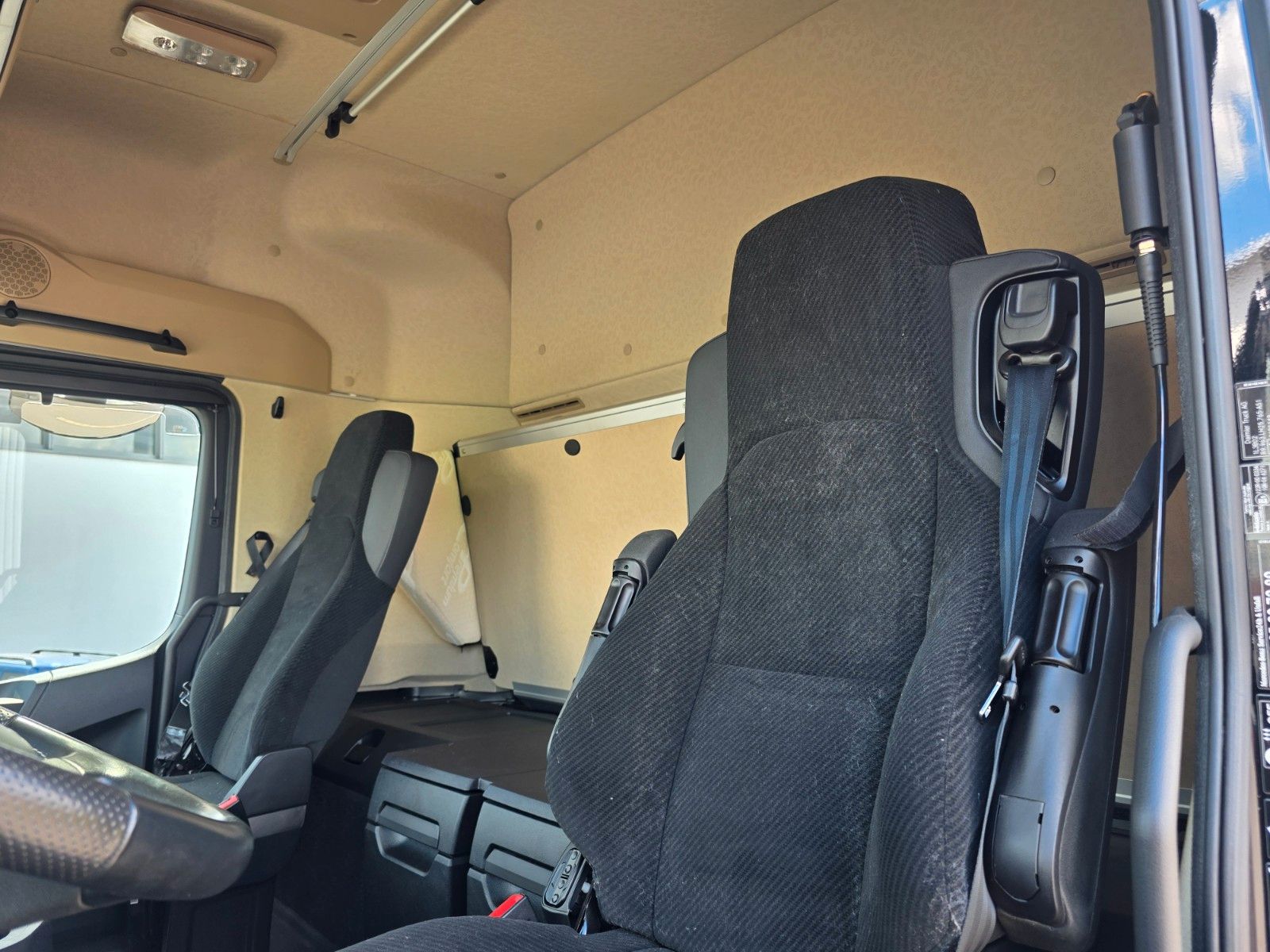 Fahrzeugabbildung Mercedes-Benz Actros 2552 L BDF Vantec hydr. liftbarer Rahmen