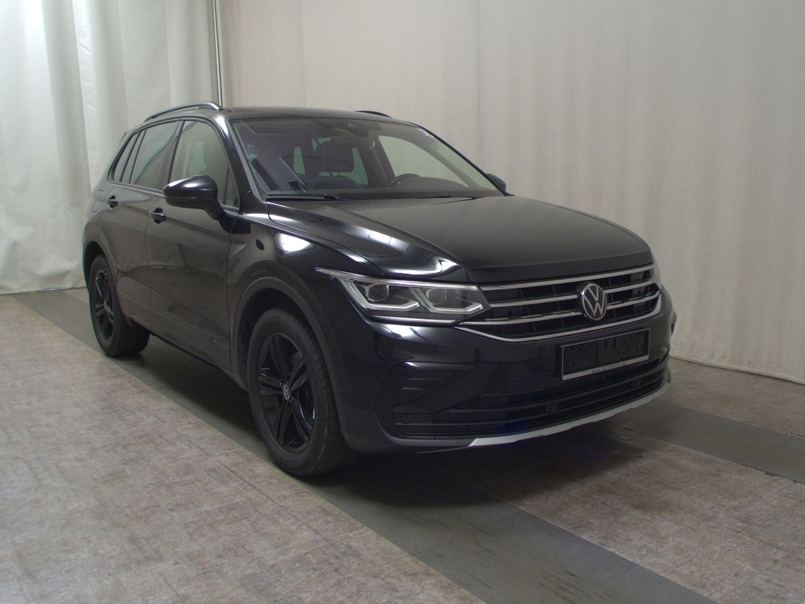 Volkswagen Tiguan 2.0 TDI Urban Sport Navi AID Matrix RFK imagem 3