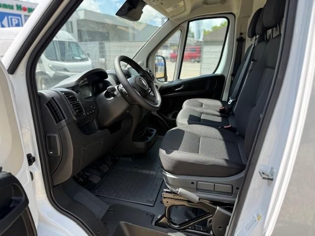 Fahrzeugabbildung Opel Movano 33 L2H2 Kastenwagen 140 MT