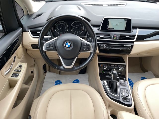 BMW 216 d Active Tourer 216 d Automatik*NAVI*LED*PDC