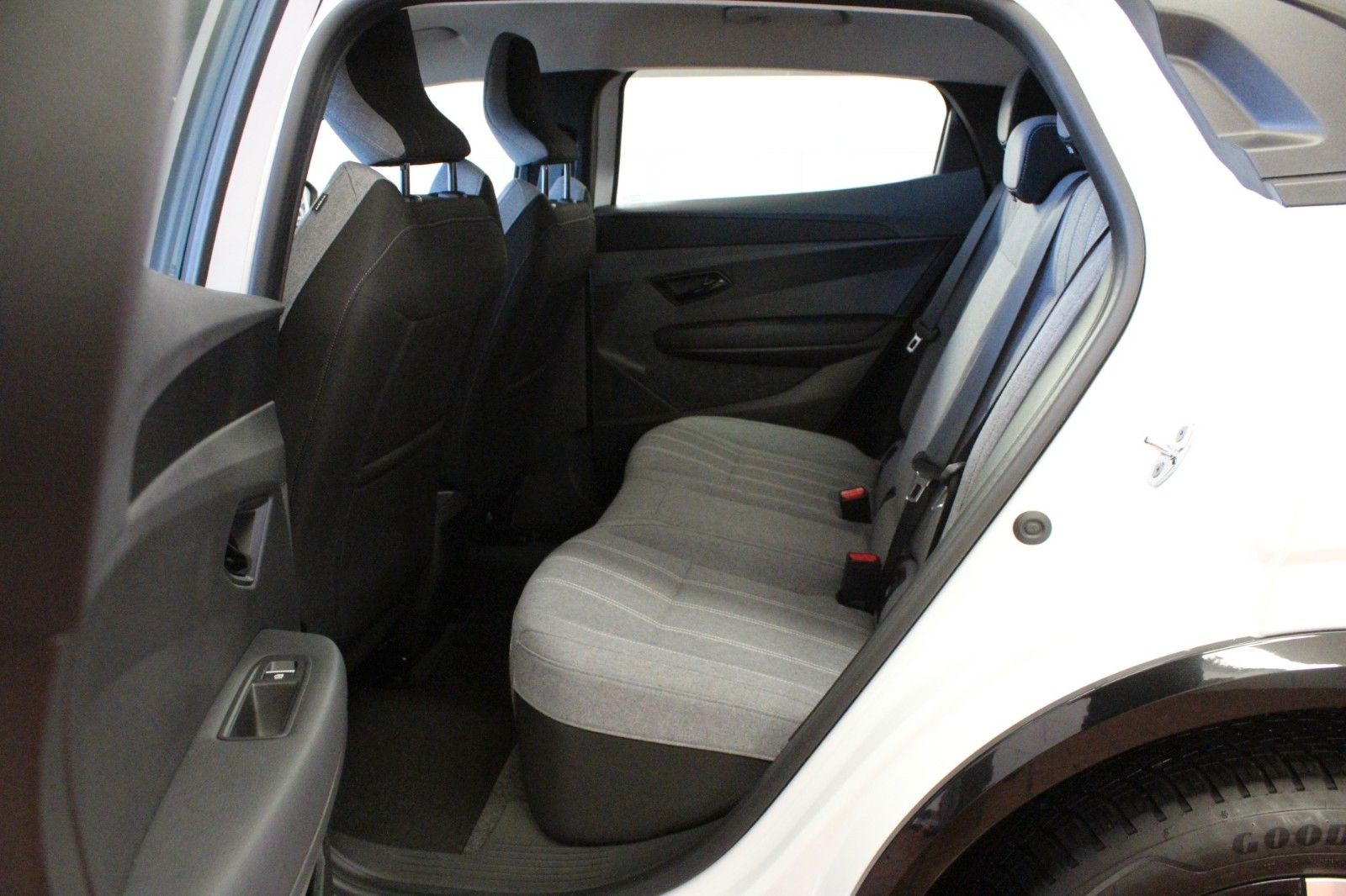 Fahrzeugabbildung Renault Megane E-Tech EV40 130hp Equilibre  Boost charge